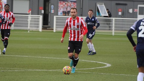 Eriksen đá trận đầu tiên sau cơn đột quỵ gây sốc ở Euro 2020 - Ảnh 1. Eriksen đá trận đầu tiên sau cơn đột quỵ gây sốc ở Euro 2020 - Ảnh 1.
