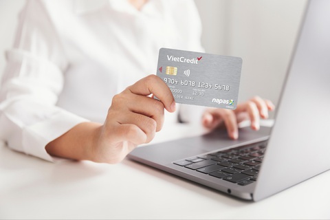 VietCredit thưởng đến hàng triệu khi khách hàng giới thiệu bạn mới - Ảnh 2. VietCredit thưởng đến hàng triệu khi khách hàng giới thiệu bạn mới - Ảnh 2.