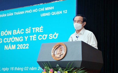Bí thư Nguyễn Văn Nên: Bác sĩ trẻ tăng cường về trạm là sự gánh vác, chia lửa kịp thời - Ảnh 1. Bí thư Nguyễn Văn Nên: Bác sĩ trẻ tăng cường về trạm là sự gánh vác, chia lửa kịp thời - Ảnh 1.