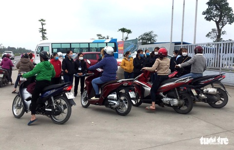 Trả lời 19 kiến nghị của công nhân ở Hà Tĩnh sau vụ tập trung đông người - Ảnh 2. Trả lời 19 kiến nghị của công nhân ở Hà Tĩnh sau vụ tập trung đông người - Ảnh 2.