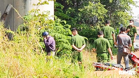 Vụ nam sinh năm nhất tử vong: Nguyên nhân do nhảy sông tự tử, trong balô có 10kg đá - Ảnh 1. Vụ nam sinh năm nhất tử vong: Nguyên nhân do nhảy sông tự tử, trong balô có 10kg đá - Ảnh 1.
