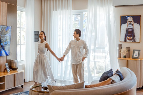 Đông Nhi - Ông Cao Thắng khoe ảnh Valentine lãng mạn bên bờ biển - Ảnh 6. Đông Nhi - Ông Cao Thắng khoe ảnh Valentine lãng mạn bên bờ biển - Ảnh 6.