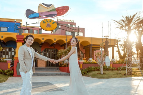 Đông Nhi - Ông Cao Thắng khoe ảnh Valentine lãng mạn bên bờ biển - Ảnh 10. Đông Nhi - Ông Cao Thắng khoe ảnh Valentine lãng mạn bên bờ biển - Ảnh 10.