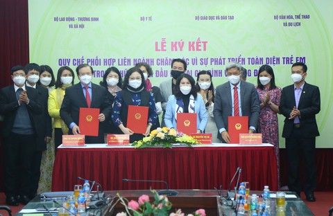 Bốn bộ ký kết quy chế về chăm sóc trẻ em - Ảnh 1. Bốn bộ ký kết quy chế về chăm sóc trẻ em - Ảnh 1.
