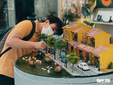 Mô hình, tiểu cảnh ‘đắp gọt’ từ bìa giấy, vỏ lon nhìn là mê - Ảnh 2. Mô hình, tiểu cảnh ‘đắp gọt’ từ bìa giấy, vỏ lon nhìn là mê - Ảnh 2.