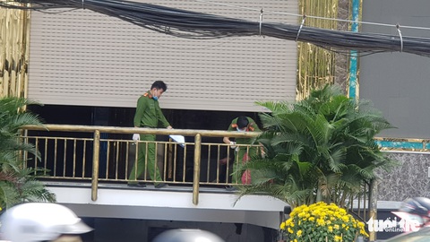 Nhóm người đuổi đánh nam thanh niên chạy vào quán karaoke, 4 người thương vong - Ảnh 2. Nhóm người đuổi đánh nam thanh niên chạy vào quán karaoke, 4 người thương vong - Ảnh 2.