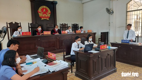 Viện kiểm sát và 4 luật sư tranh luận sôi nổi liên quan trùm buôn lậu Mười Tường - Ảnh 1. Viện kiểm sát và 4 luật sư tranh luận sôi nổi liên quan trùm buôn lậu Mười Tường - Ảnh 1.
