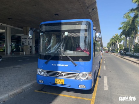 Đưa vào khai thác làn xe công nghệ ở Tân Sơn Nhất, khách đón xe như thế nào? - Ảnh 9. Đưa vào khai thác làn xe công nghệ ở Tân Sơn Nhất, khách đón xe như thế nào? - Ảnh 9.