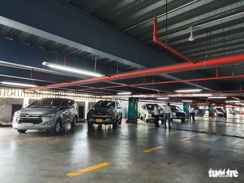 Đưa vào khai thác làn xe công nghệ ở Tân Sơn Nhất, khách đón xe như thế nào? - Ảnh 5. Đưa vào khai thác làn xe công nghệ ở Tân Sơn Nhất, khách đón xe như thế nào? - Ảnh 5.