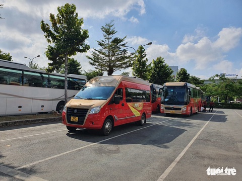 Đưa vào khai thác làn xe công nghệ ở Tân Sơn Nhất, khách đón xe như thế nào? - Ảnh 8. Đưa vào khai thác làn xe công nghệ ở Tân Sơn Nhất, khách đón xe như thế nào? - Ảnh 8.