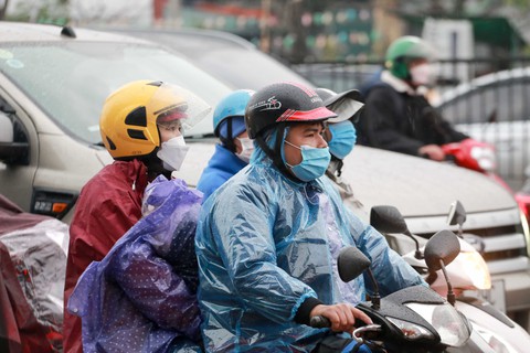 Không khí lạnh cực mạnh tràn về, miền Bắc mưa lớn, nhiệt độ giảm sâu - Ảnh 1. Không khí lạnh cực mạnh tràn về, miền Bắc mưa lớn, nhiệt độ giảm sâu - Ảnh 1.