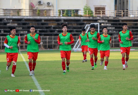 Đội tuyển U23 Việt Nam có 6 cầu thủ phải tập riêng vì sức khỏe - Ảnh 1. Đội tuyển U23 Việt Nam có 6 cầu thủ phải tập riêng vì sức khỏe - Ảnh 1.