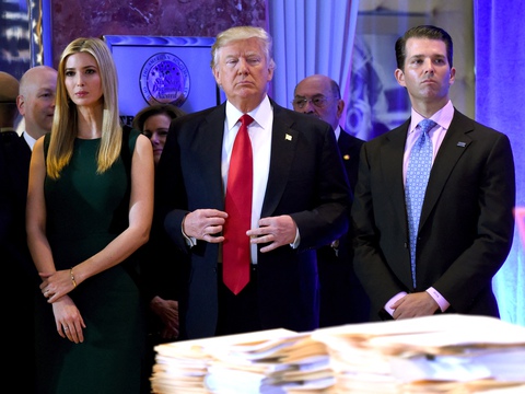 Thẩm phán Mỹ cho phép triệu tập gia đình ông Trump để điều tra gian lận - Ảnh 1. Thẩm phán Mỹ cho phép triệu tập gia đình ông Trump để điều tra gian lận - Ảnh 1.