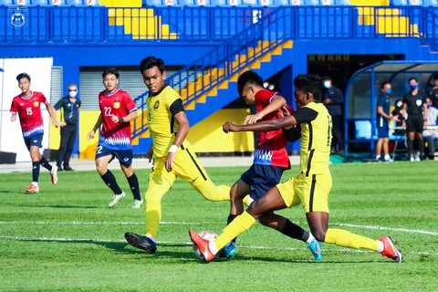 Đá bại U23 Malaysia, U23 Lào gây địa chấn - Ảnh 1. Đá bại U23 Malaysia, U23 Lào gây địa chấn - Ảnh 1.