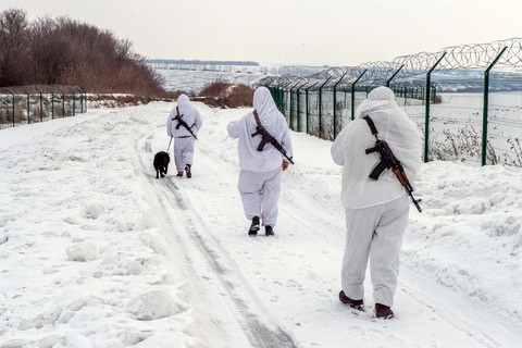 Tình hình Ukraine vẫn nóng vì... khẩu chiến - Ảnh 1. Tình hình Ukraine vẫn nóng vì... khẩu chiến - Ảnh 1.