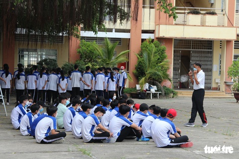 Kiên Giang xác định F1 ở trường học: Tiếp xúc trong vòng 2 mét với F0 - Ảnh 1. Kiên Giang xác định F1 ở trường học: Tiếp xúc trong vòng 2 mét với F0 - Ảnh 1.