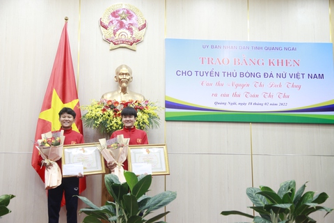 Quảng Ngãi tiếp đón, vinh danh và trao bằng khen cho nữ tuyển thủ Bích Thùy - Ảnh 2. Quảng Ngãi tiếp đón, vinh danh và trao bằng khen cho nữ tuyển thủ Bích Thùy - Ảnh 2.