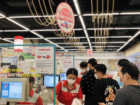 Mua sắm tại LOTTE Mart: Giảm thuế VAT 2%, khuyến mãi ngập tràn sau Tết - Ảnh 1. Mua sắm tại LOTTE Mart: Giảm thuế VAT 2%, khuyến mãi ngập tràn sau Tết - Ảnh 1.