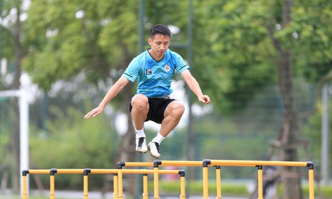 Cầu thủ tham dự V-League 2022 được bảo hiểm 300 triệu đồng - Ảnh 1. Cầu thủ tham dự V-League 2022 được bảo hiểm 300 triệu đồng - Ảnh 1.
