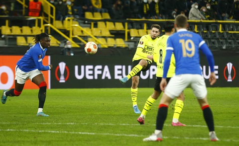 Ghi 4 bàn trong 16 phút, Rangers có chiến thắng gây sốc trước Dortmund - Ảnh 3. Ghi 4 bàn trong 16 phút, Rangers có chiến thắng gây sốc trước Dortmund - Ảnh 3.
