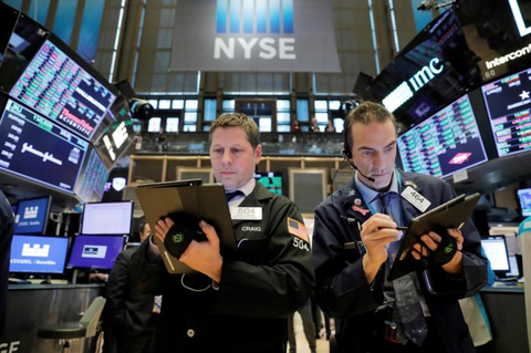 Dow Jones, S&P 500 và Nasdaq giảm mạnh vì khủng hoảng Ukraine - Ảnh 1. Dow Jones, S&P 500 và Nasdaq giảm mạnh vì khủng hoảng Ukraine - Ảnh 1.