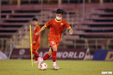 Các F1 của U23 Việt Nam đeo khẩu trang tập luyện - Ảnh 5. Các F1 của U23 Việt Nam đeo khẩu trang tập luyện - Ảnh 5.