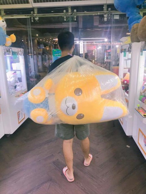 Khoe cả giường đầy gấu bông do chồng gắp tặng, mẹ bỉm sữa nhận nghìn like - Ảnh 5. Khoe cả giường đầy gấu bông do chồng gắp tặng, mẹ bỉm sữa nhận nghìn like - Ảnh 5.