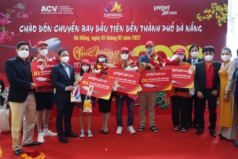 Vietjet dành tặng hành khách bất ngờ trên các chuyến bay đầu năm - Ảnh 5. Vietjet dành tặng hành khách bất ngờ trên các chuyến bay đầu năm - Ảnh 5.