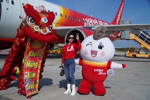 Vietjet dành tặng hành khách bất ngờ trên các chuyến bay đầu năm - Ảnh 3. Vietjet dành tặng hành khách bất ngờ trên các chuyến bay đầu năm - Ảnh 3.