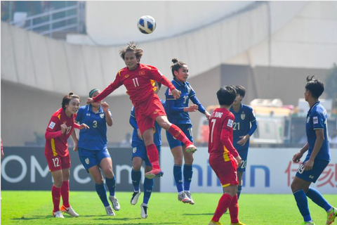 Đá bại Thái Lan, tuyển nữ Việt Nam đến gần chiếc vé dự World Cup 2023 - Ảnh 2. Đá bại Thái Lan, tuyển nữ Việt Nam đến gần chiếc vé dự World Cup 2023 - Ảnh 2.