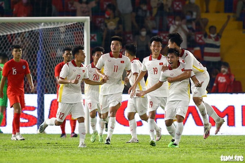 Bổ sung khẩn cấp 6 cầu thủ sang Campuchia chi viện cho U23 Việt Nam - Ảnh 1. Bổ sung khẩn cấp 6 cầu thủ sang Campuchia chi viện cho U23 Việt Nam - Ảnh 1.
