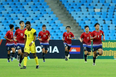 Thắng U23 Malaysia hai trận, U23 Lào lần đầu vào bán kết U23 Đông Nam Á - Ảnh 3. Thắng U23 Malaysia hai trận, U23 Lào lần đầu vào bán kết U23 Đông Nam Á - Ảnh 3.