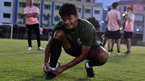 Tiền đạo tuyển U23 Thái Lan Teerasak: Tôi sẽ ghi bàn vào lưới Việt Nam - Ảnh 1. Tiền đạo tuyển U23 Thái Lan Teerasak: Tôi sẽ ghi bàn vào lưới Việt Nam - Ảnh 1.