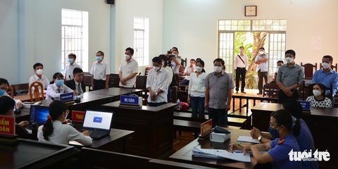 Nguyên lãnh đạo Chi nhánh Văn phòng đăng ký đất đai và Chi cục Thuế Phan Thiết lãnh án tù - Ảnh 1. Nguyên lãnh đạo Chi nhánh Văn phòng đăng ký đất đai và Chi cục Thuế Phan Thiết lãnh án tù - Ảnh 1.