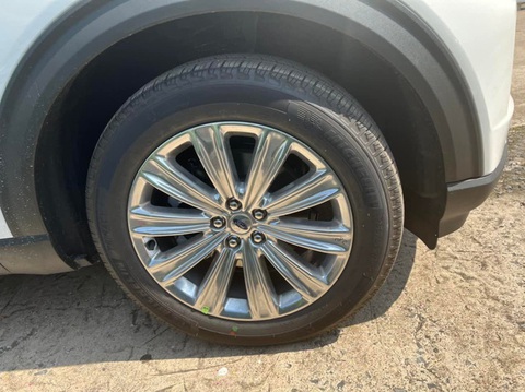 Ford Explorer 2022 ồ ạt về đại lý, nhiều nơi hét giá bia kèm lạc 300 triệu đồng - Ảnh 4. Ford Explorer 2022 ồ ạt về đại lý, nhiều nơi hét giá bia kèm lạc 300 triệu đồng - Ảnh 4.