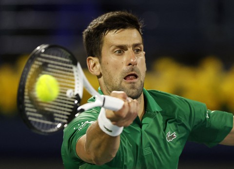 Novak Djokovic thắng trận đầu tiên trong năm 2022 - Ảnh 2. Novak Djokovic thắng trận đầu tiên trong năm 2022 - Ảnh 2.