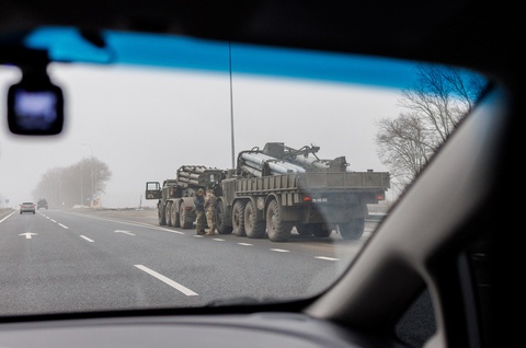 Ukraine dọa cắt quan hệ với Nga, triệu đại diện ngoại giao về nước - Ảnh 2. Ukraine dọa cắt quan hệ với Nga, triệu đại diện ngoại giao về nước - Ảnh 2.