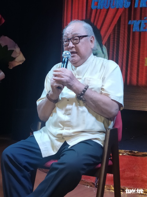 Kép độc Hùng Minh nói chuyện với người trẻ về nghề - Ảnh 2. Kép độc Hùng Minh nói chuyện với người trẻ về nghề - Ảnh 2.