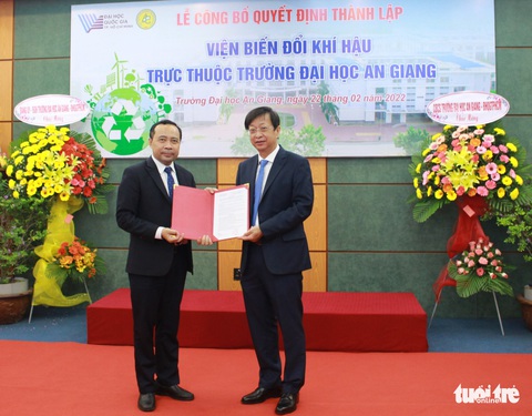 Đại học Quốc gia TP.HCM công bố quyết định thành lập Viện Biến đổi khí hậu - Ảnh 1. Đại học Quốc gia TP.HCM công bố quyết định thành lập Viện Biến đổi khí hậu - Ảnh 1.