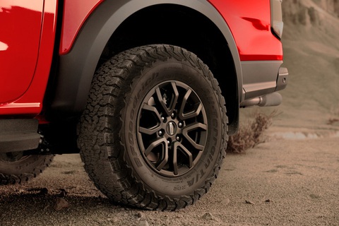 Ford Ranger Raptor 2023 ra mắt: Siêu bán tải cho người chịu chơi - Ảnh 12. Ford Ranger Raptor 2023 ra mắt: Siêu bán tải cho người chịu chơi - Ảnh 12.