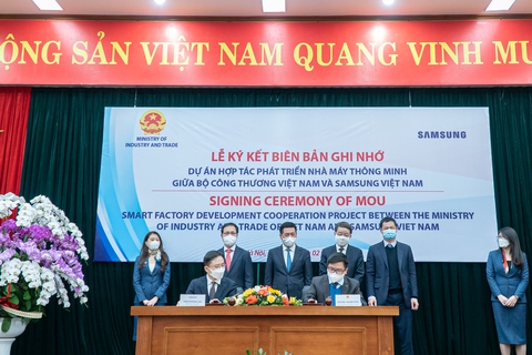 Bộ Công thương bắt tay Samsung phát triển nhà máy thông minh - Ảnh 1. Bộ Công thương bắt tay Samsung phát triển nhà máy thông minh - Ảnh 1.