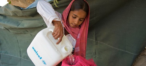 UNICEF: COVID-19 đe dọa sự phát triển của trẻ em - Ảnh 1. UNICEF: COVID-19 đe dọa sự phát triển của trẻ em - Ảnh 1.