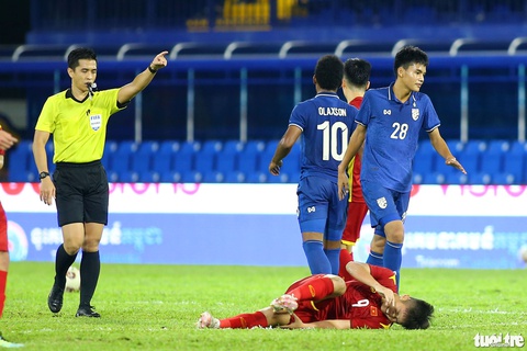 Những pha vào bóng rát của U23 Thái Lan dành cho U23 Việt Nam - Ảnh 7. Những pha vào bóng rát của U23 Thái Lan dành cho U23 Việt Nam - Ảnh 7.