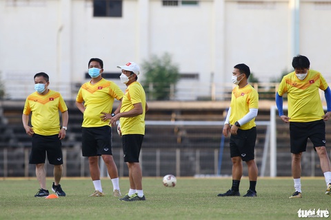 U23 Việt Nam ra sân tập chỉ với 10 cầu thủ - Ảnh 4. U23 Việt Nam ra sân tập chỉ với 10 cầu thủ - Ảnh 4.