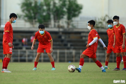 U23 Việt Nam ra sân tập chỉ với 10 cầu thủ - Ảnh 5. U23 Việt Nam ra sân tập chỉ với 10 cầu thủ - Ảnh 5.