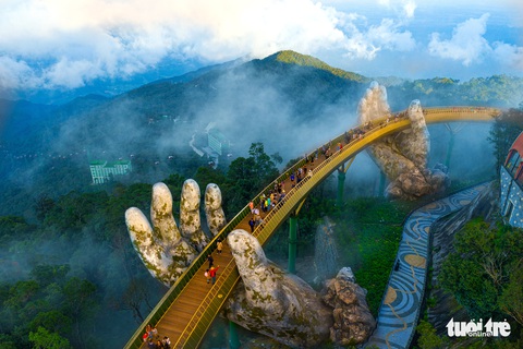 Bà Nà Hills ở Đà Nẵng mở cửa đón khách trở lại từ 18-3 - Ảnh 1. Bà Nà Hills ở Đà Nẵng mở cửa đón khách trở lại từ 18-3 - Ảnh 1.
