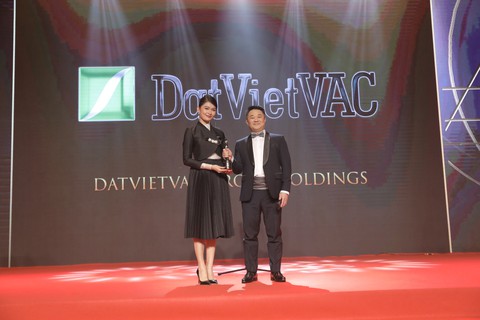 DatVietVAC tiếp tục được vinh danh giải thưởng ‘Nơi làm việc tốt nhất châu Á’ - Ảnh 1. DatVietVAC tiếp tục được vinh danh giải thưởng ‘Nơi làm việc tốt nhất châu Á’ - Ảnh 1.