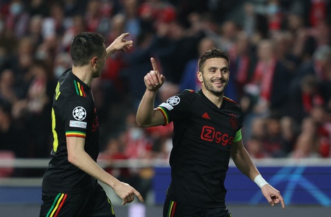 Ajax đánh rơi chiến thắng trước Benfica sau 2 lần dẫn trước - Ảnh 1. Ajax đánh rơi chiến thắng trước Benfica sau 2 lần dẫn trước - Ảnh 1.