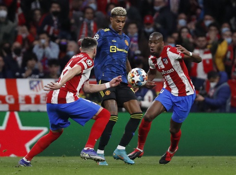 Cầu thủ 19 tuổi giúp Man United thoát thua trước Atletico Madrid - Ảnh 3. Cầu thủ 19 tuổi giúp Man United thoát thua trước Atletico Madrid - Ảnh 3.