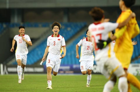 U23 Việt Nam đánh bại Timor-Leste trong trận đấu mà thủ môn phải vào sân đá tiền đạo - Ảnh 1. U23 Việt Nam đánh bại Timor-Leste trong trận đấu mà thủ môn phải vào sân đá tiền đạo - Ảnh 1.